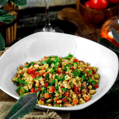 Speltsalat med grillede balsamicogrønnsaker