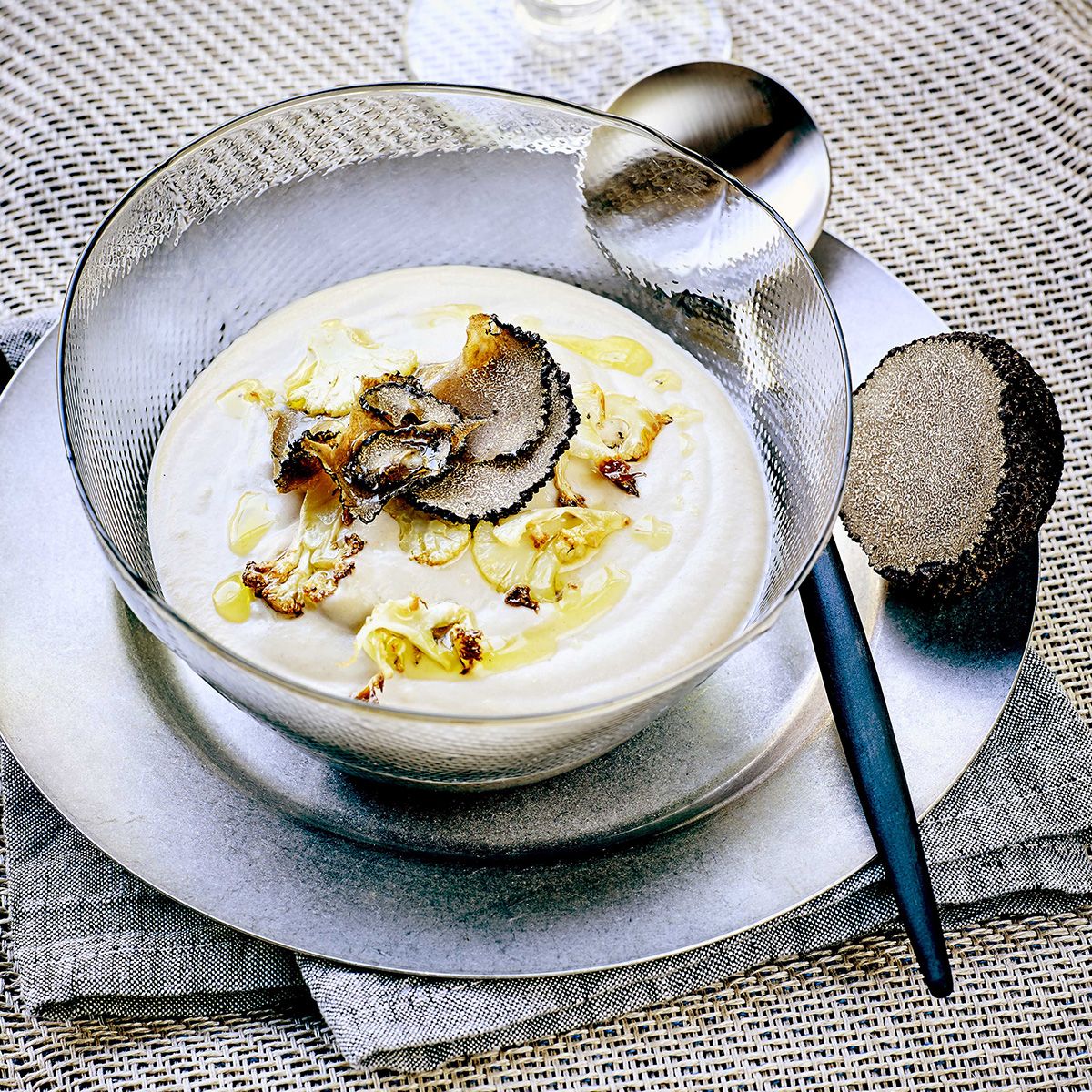 Blomkålsuppe med trøffelolje