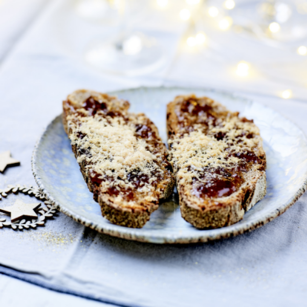 Toast med strimlet foie gras og fiken chutney